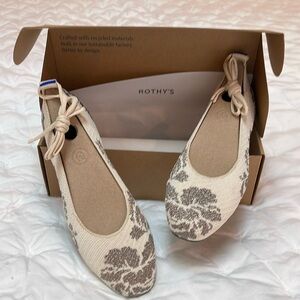 Rothy’s Burnished Pearl Square Wrap shoe